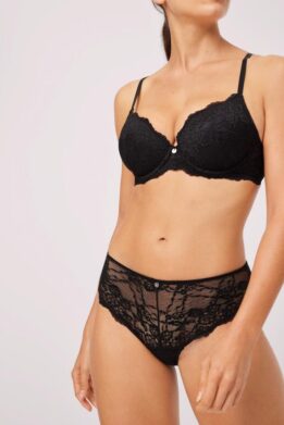 Tanga con encaje